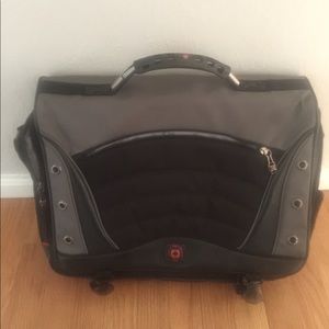 Swissgear commuter laptop bag